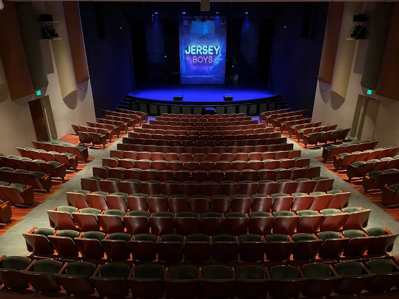 Jersey Boys projection